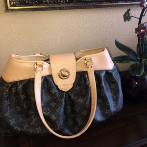 Louis Vuitton purse